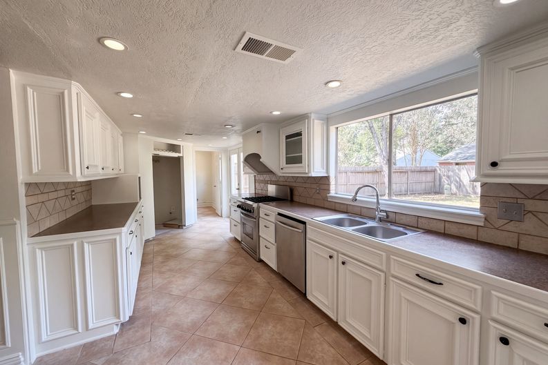 Photo 6 of 18 of 3147 Glade Springs Dr, Kingwood, TX