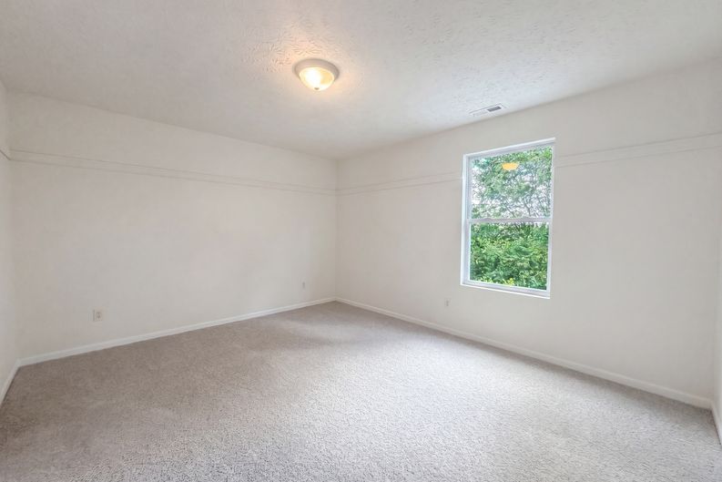 Photo 16 of 29 of 4625 Kenross Dr, Columbus, OH