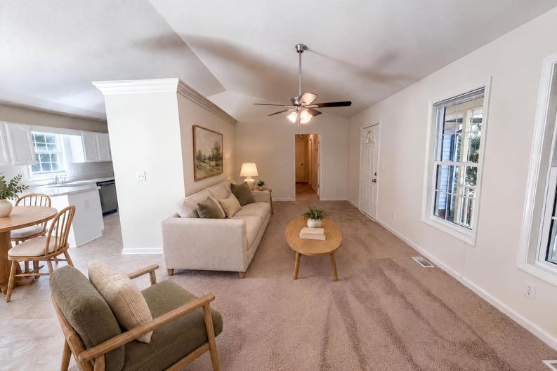 Photo 3 of 31 of 8507 Deer Path Ct, Stokesdale, NC