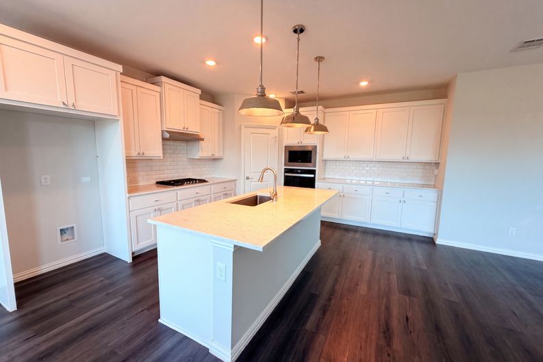 Photo 6 of 22 of 1448 Martingale Ln, Forney, TX
