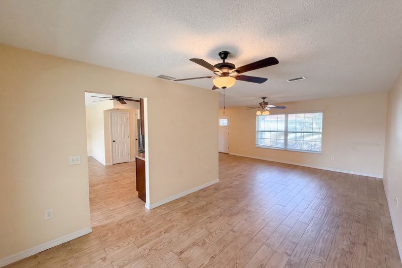 Photo 7 of 44 of 4573 Bayridge Ct, Spring Hill, FL