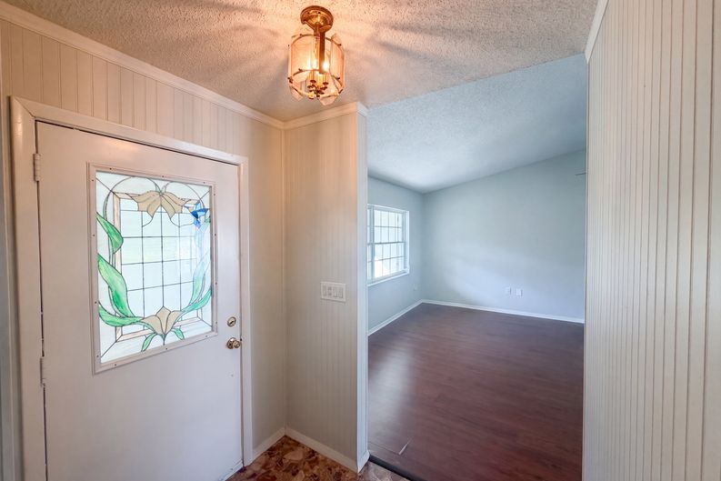 Photo 6 of 34 of 11187 Blythville Rd, Spring Hill, FL