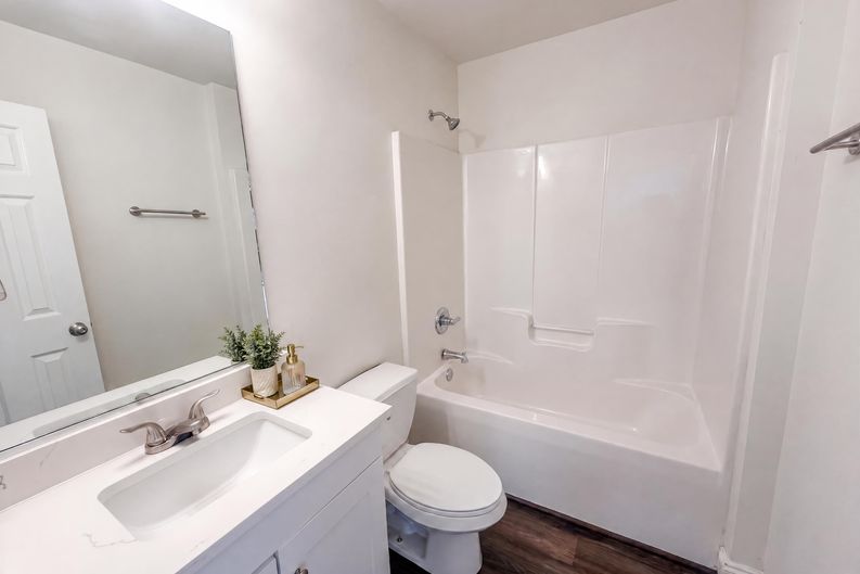 Photo 17 of 22 of 6205 Lea Ray Dr, Greensboro, NC