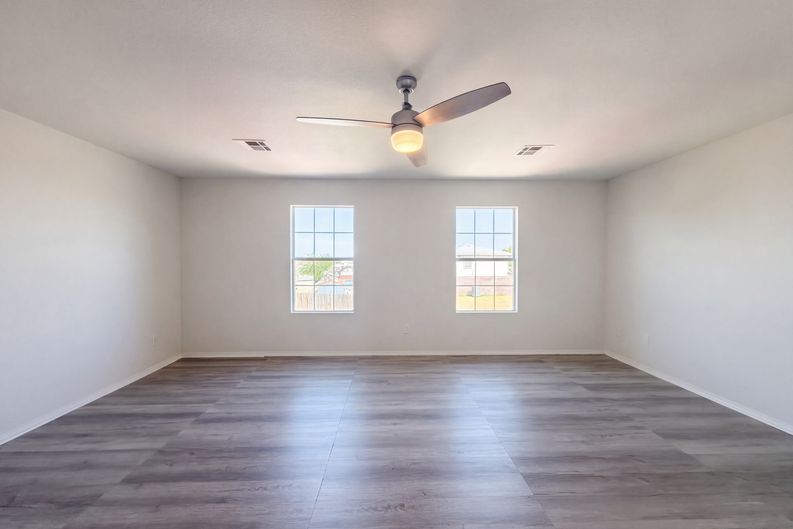 Photo 4 of 31 of 2408 Mikulec Dr, Killeen, TX