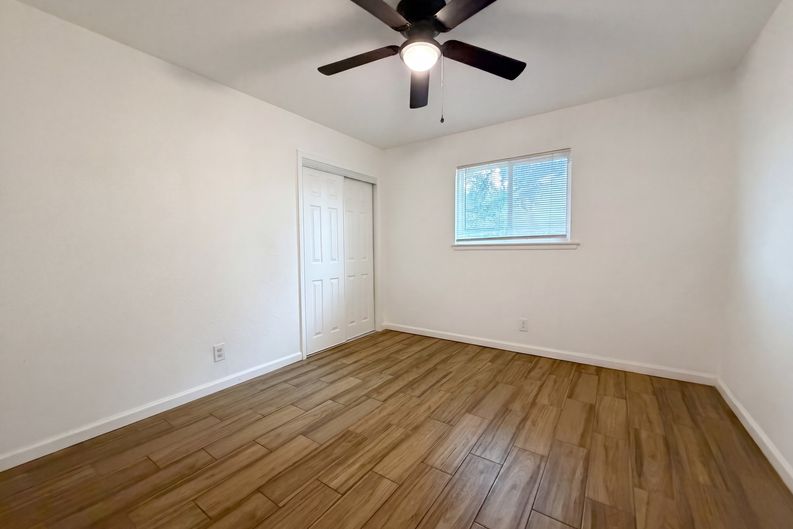 Photo 11 of 16 of 3702 Autumn Ln, San Antonio, TX