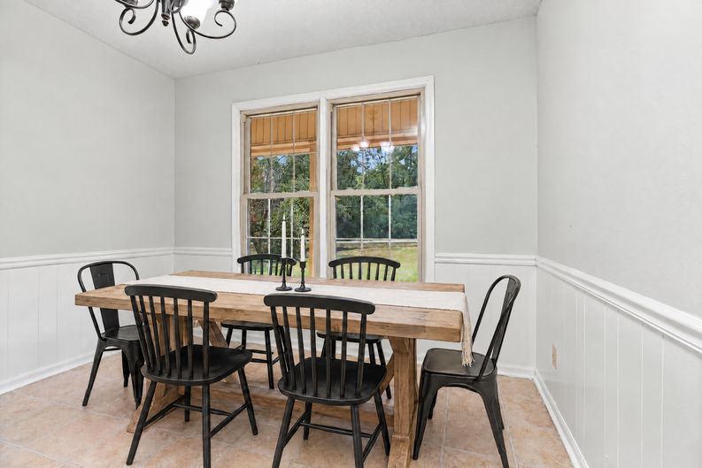 Photo 7 of 18 of 5991 Acton Rd, Dalzell, SC
