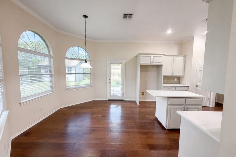 Photo 3 of 16 of 11117 Weatherford Dr, Belton, TX