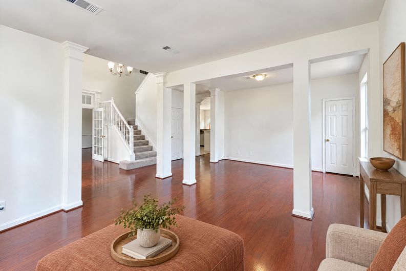 Photo 9 of 30 of 3407 Woodbine Pl, Pearland, TX