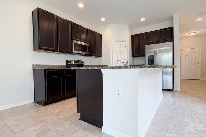 Photo 11 of 29 of 7070 Woodchase Glen Dr, Riverview, FL