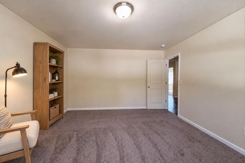 Photo 4 of 23 of 3423 Anita Glen Dr, Greensboro, NC