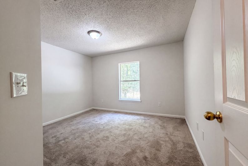 Photo 14 of 23 of 8436 Staplehurst Dr W, Jacksonville, FL