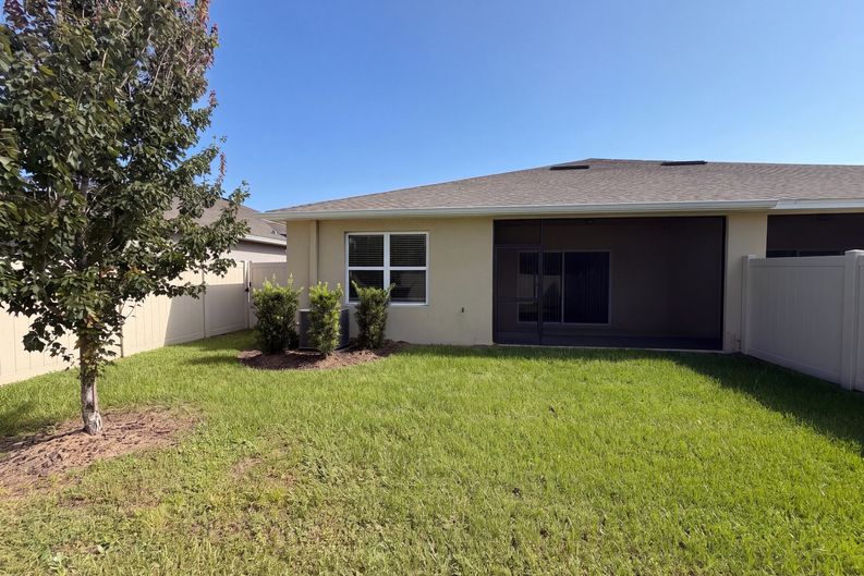 Photo 5 of 32 of 17917 Turning Leaf Cir, Land O Lakes, FL