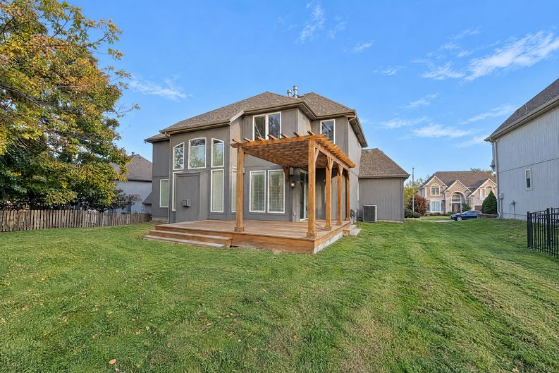 Photo 26 of 34 of 4509 NE Ridgeline Cir, Lees Summit, MO