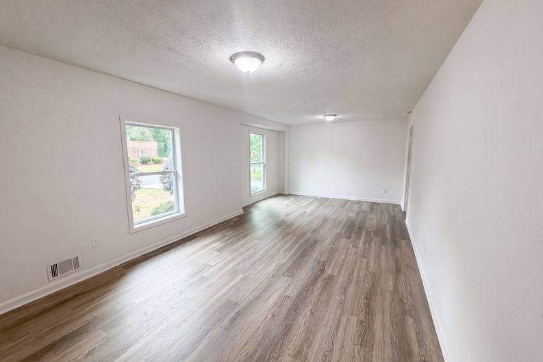 Photo 7 of 25 of 6330 Tahoe Dr, Atlanta, GA