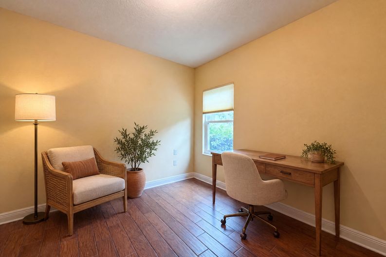 Photo 15 of 24 of 1121 Thornbury Dr, Parrish, FL