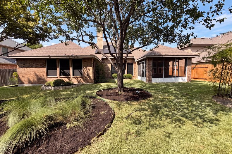 Photo 5 of 22 of 13804 Long Shadow Dr, Manor, TX