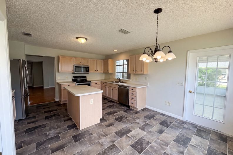 Photo 9 of 20 of 1407 Figueroa St, The Villages, FL