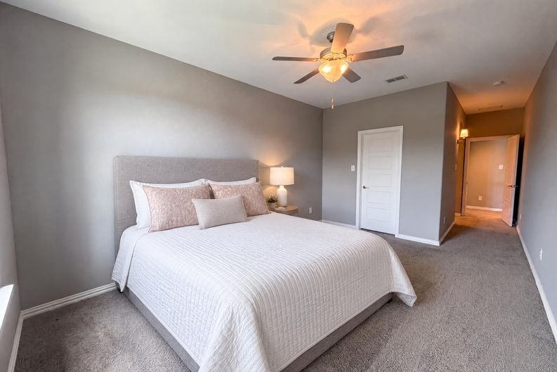 Photo 23 of 42 of 7221 Durand Dr, Irving, TX