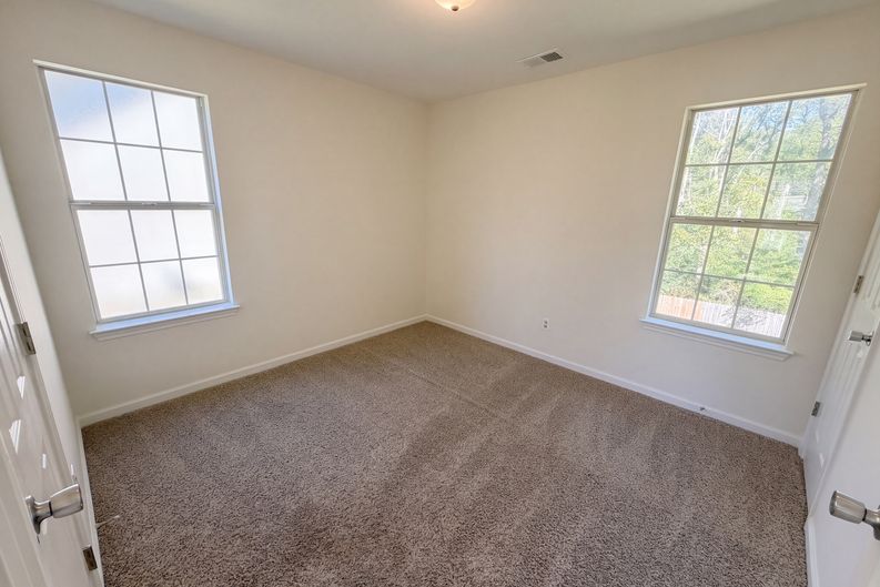 Photo 12 of 19 of 218 Stonewood Dr, West Columbia, SC