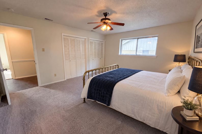 Photo 4 of 24 of 821 Glen Oaks Blvd, Dallas, TX