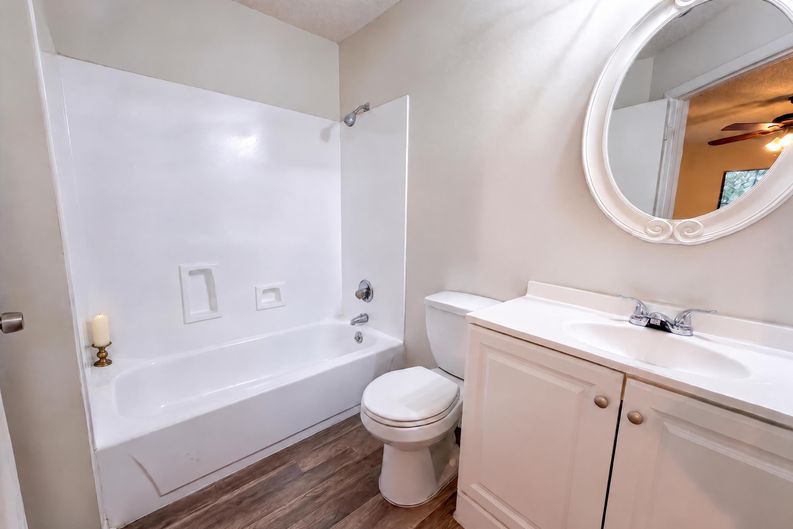 Photo 17 of 24 of 7023 Shindler Dr, Jacksonville, FL