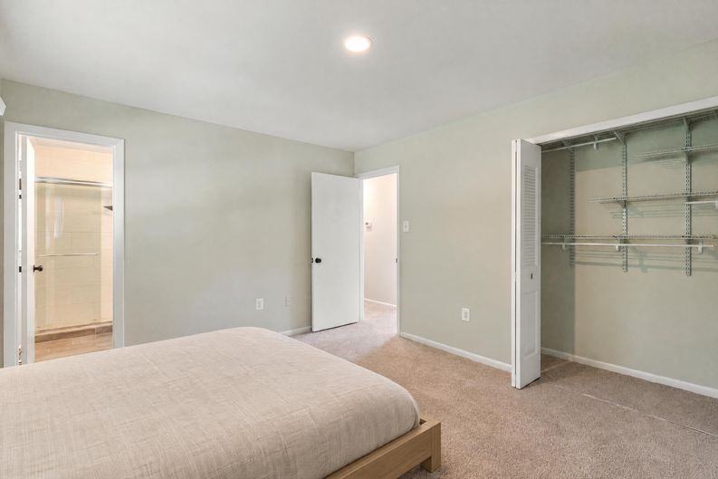 Photo 4 of 20 of 13449 Nascoby Ln, Woodbridge, VA