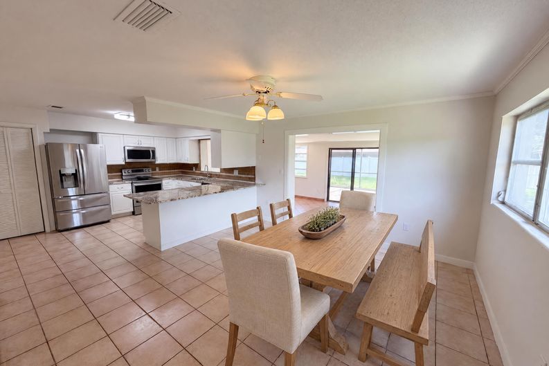Photo 6 of 30 of 2617 S Fairway Dr, Melbourne, FL