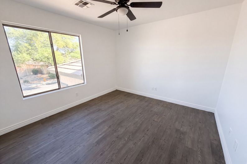 Photo 26 of 35 of 17645 W Hale Bopp Dr, Goodyear, AZ