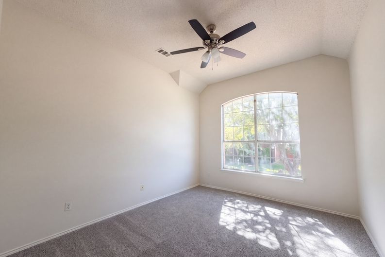 Photo 6 of 14 of 441 Trinity Dr, Allen, TX