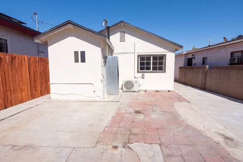 Photo 26 of 27 of 15343 Pimenta Ave, Paramount, CA
