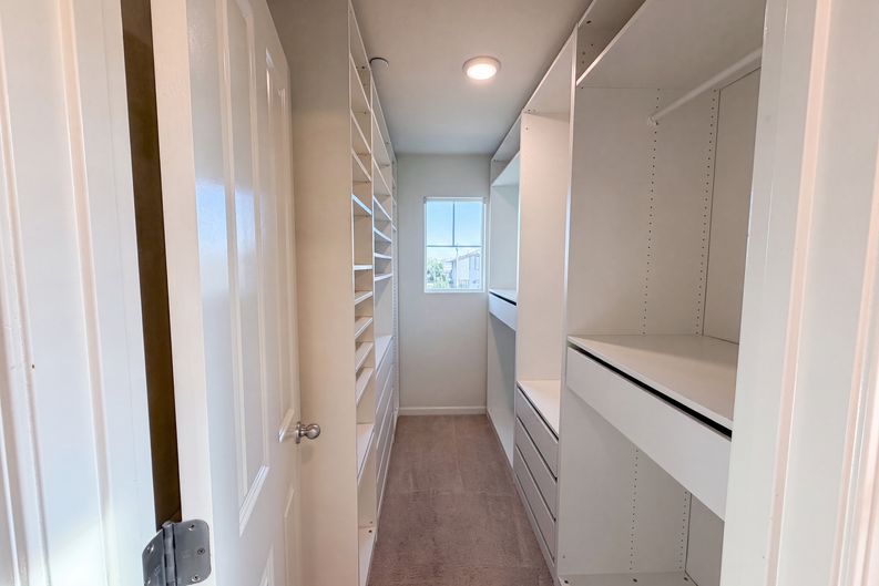 Photo 10 of 27 of 8224 Kossum Way, Elk Grove, CA