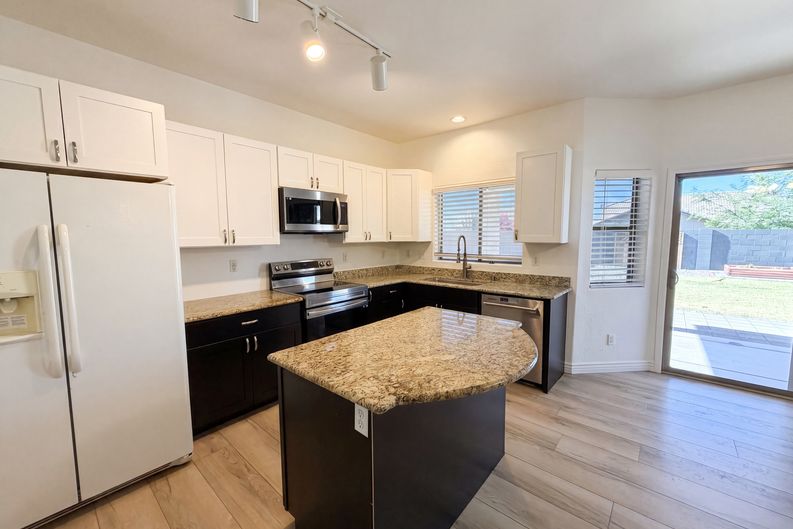 Photo 11 of 32 of 17249 W Cocopah St, Goodyear, AZ
