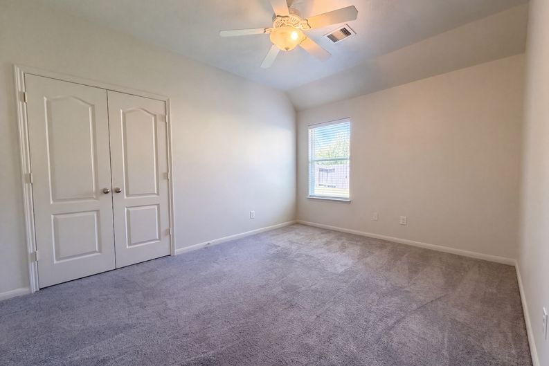 Photo 15 of 21 of 11327 Grass Lake Ln, Richmond, TX