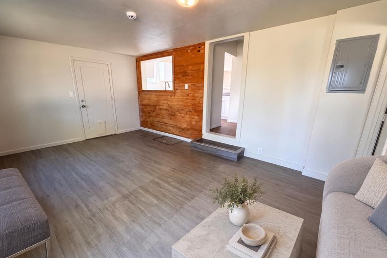 Photo 9 of 23 of 563 Manbrin Dr N, Keizer, OR