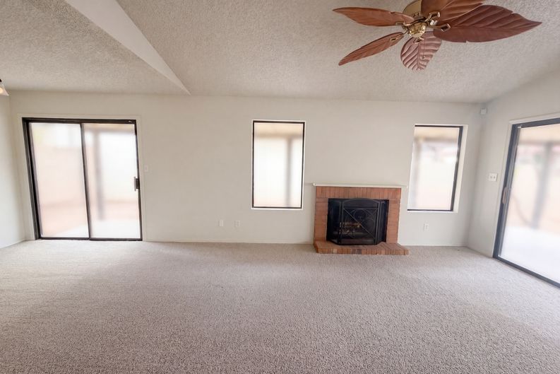 Photo 8 of 30 of 10020 W Montecito Ave, Phoenix, AZ