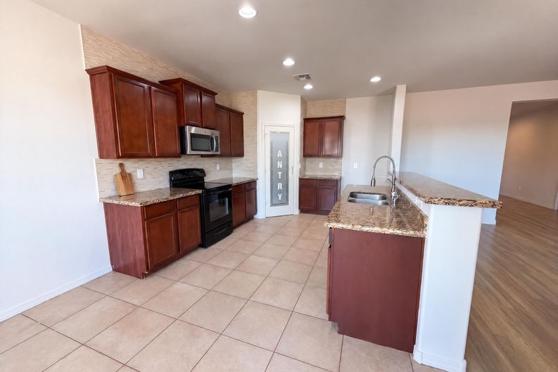 Photo 6 of 40 of 7025 S 251st Dr, Buckeye, AZ