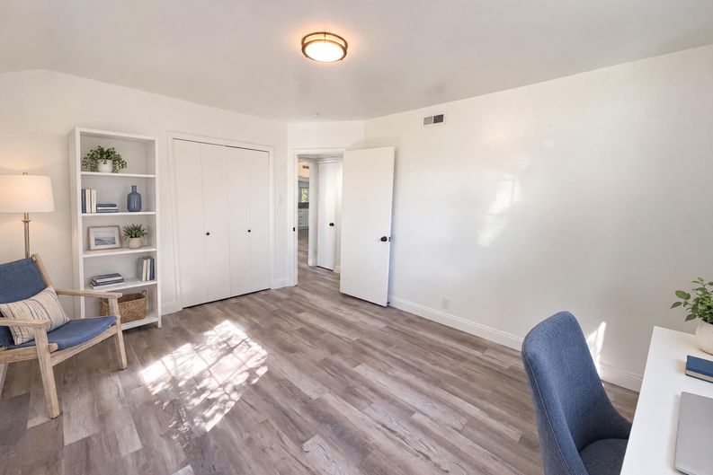 Photo 12 of 27 of 6150 Parkoaks Dr, Citrus Heights, CA