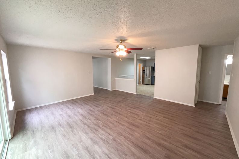 Photo 8 of 20 of 2830 Fisher Field Dr, San Antonio, TX