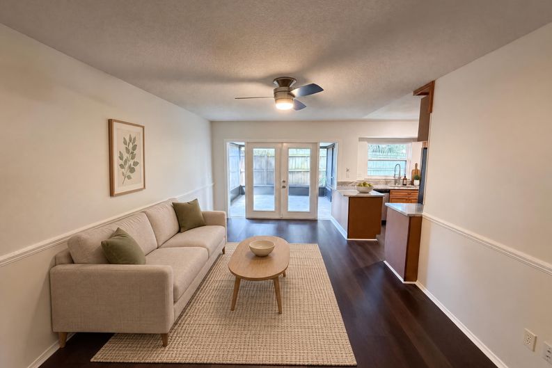 Photo 14 of 25 of 733 Lakeview Dr, Winter Springs, FL