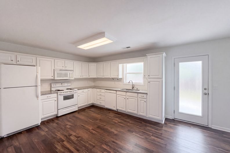Photo 13 of 18 of 4207 Bentley Dr, Randleman, NC