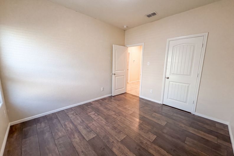Photo 11 of 20 of 6337 Pontoon St, Fort Worth, TX