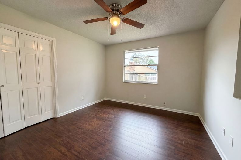 Photo 11 of 22 of 606 Gulfstream Trl S, Orange Park, FL