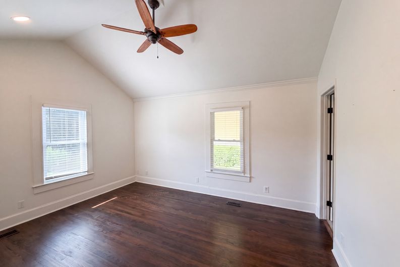 Photo 4 of 16 of 5630 S New Hope Rd, Belmont, NC