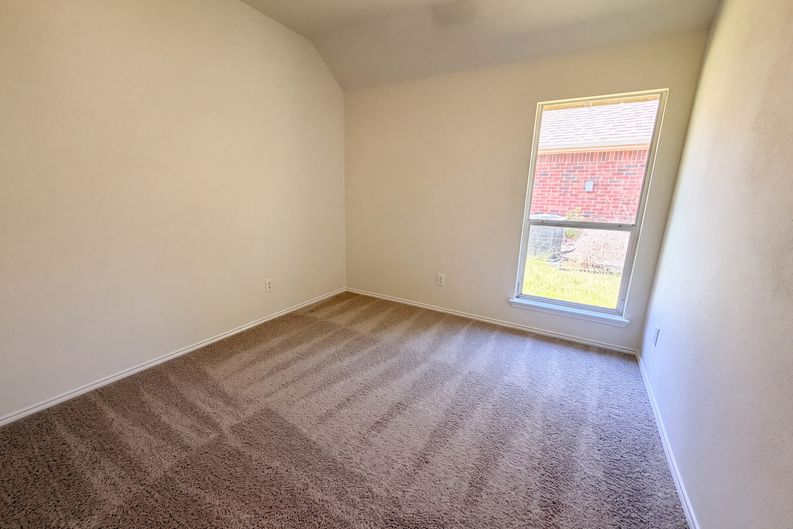 Photo 9 of 16 of 6401 Marquett Dr, Rowlett, TX
