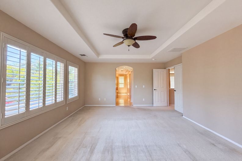 Photo 4 of 32 of 17780 Sweetgum Ln, Canyon Country, CA