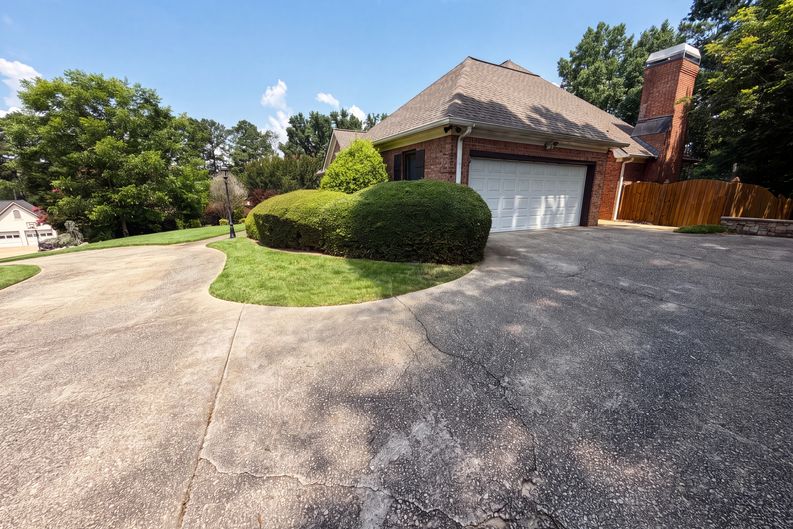 Photo 19 of 39 of 135 N Clublands Ct, Johns Creek, GA