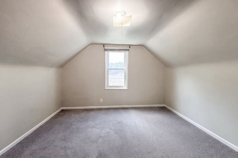 Photo 8 of 20 of 6455 Norborne Ave, Dearborn Heights, MI