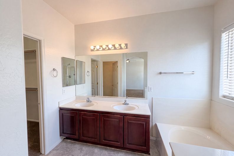 Photo 17 of 36 of 17268 W Elaine Dr, Goodyear, AZ