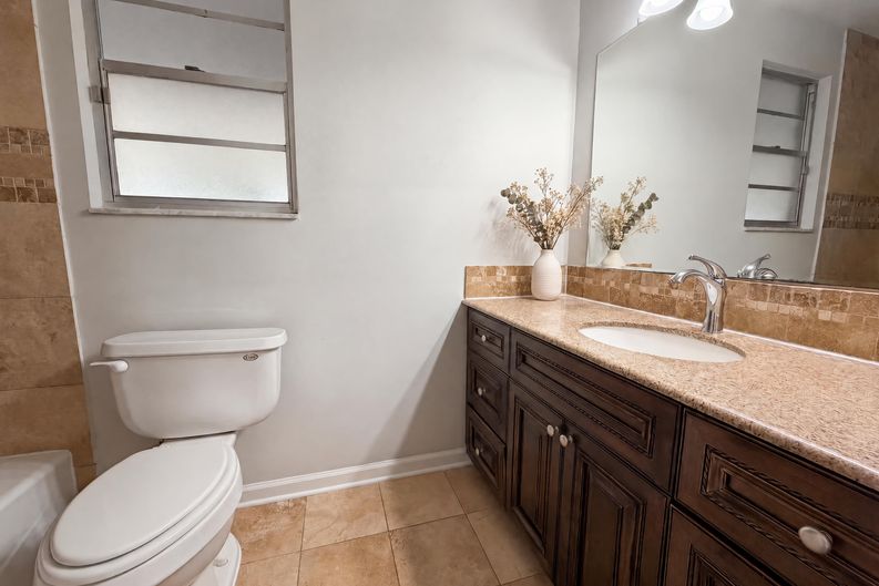 Photo 16 of 22 of 606 Gulfstream Trl S, Orange Park, FL