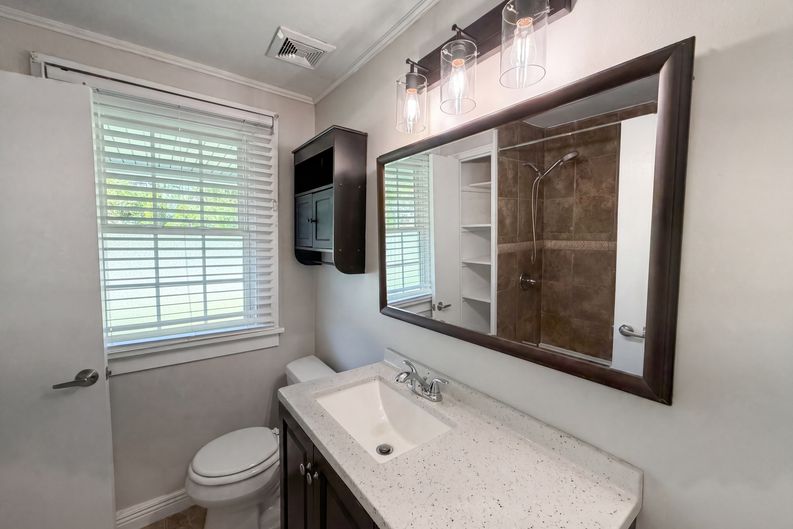 Photo 6 of 31 of 23691 Redfern Rd, Columbia Station, OH